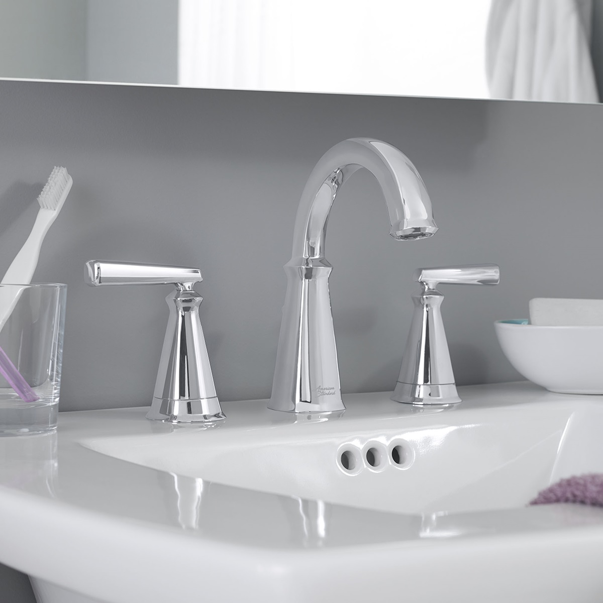 Edgemere Pedestal Sink & Base w/8" Faucet Centers in White