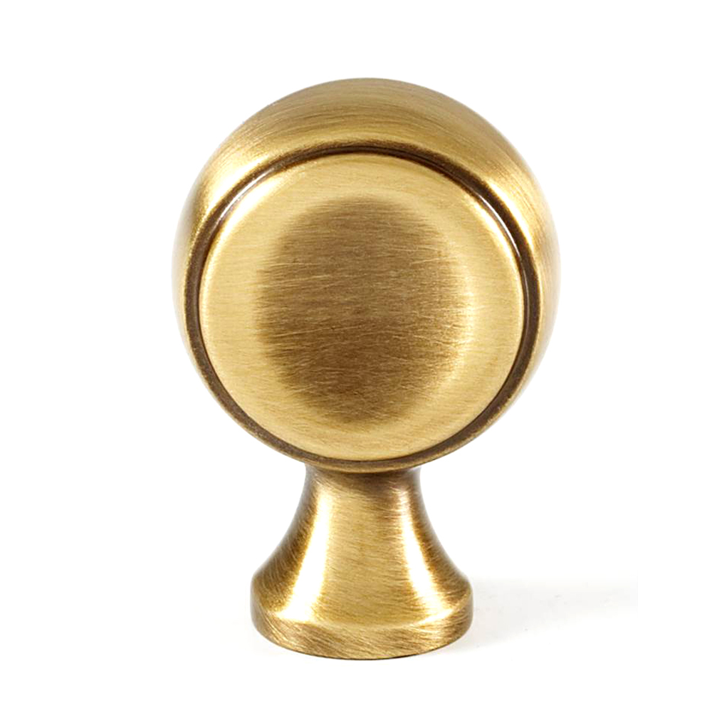 Royale 7/8" Knob in Antique English